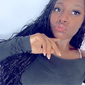 Meet your Posher, Neejay